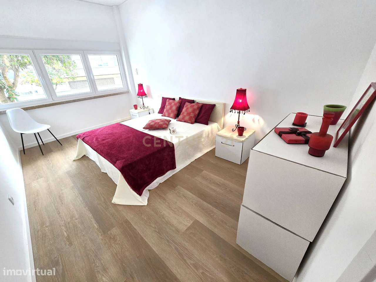 Apartamento T2 Totalmente Remodelado em Almada, Cova da Piedade-10