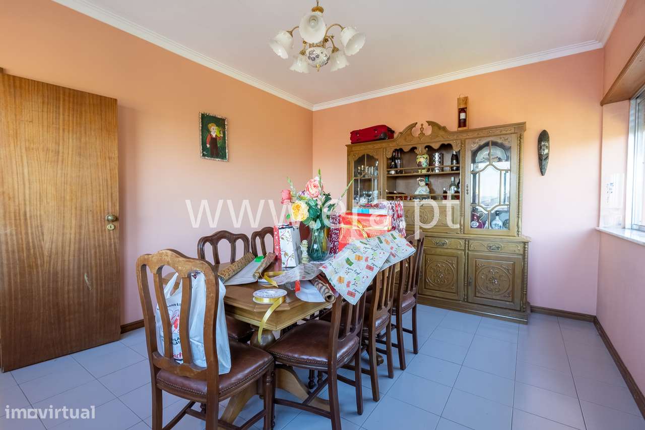 Moradia em Moledo com Vistas Deslumbradas!-28