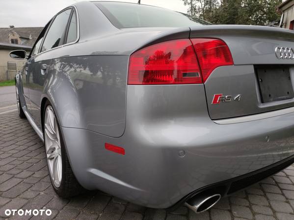 Audi RS4 Standard - 20