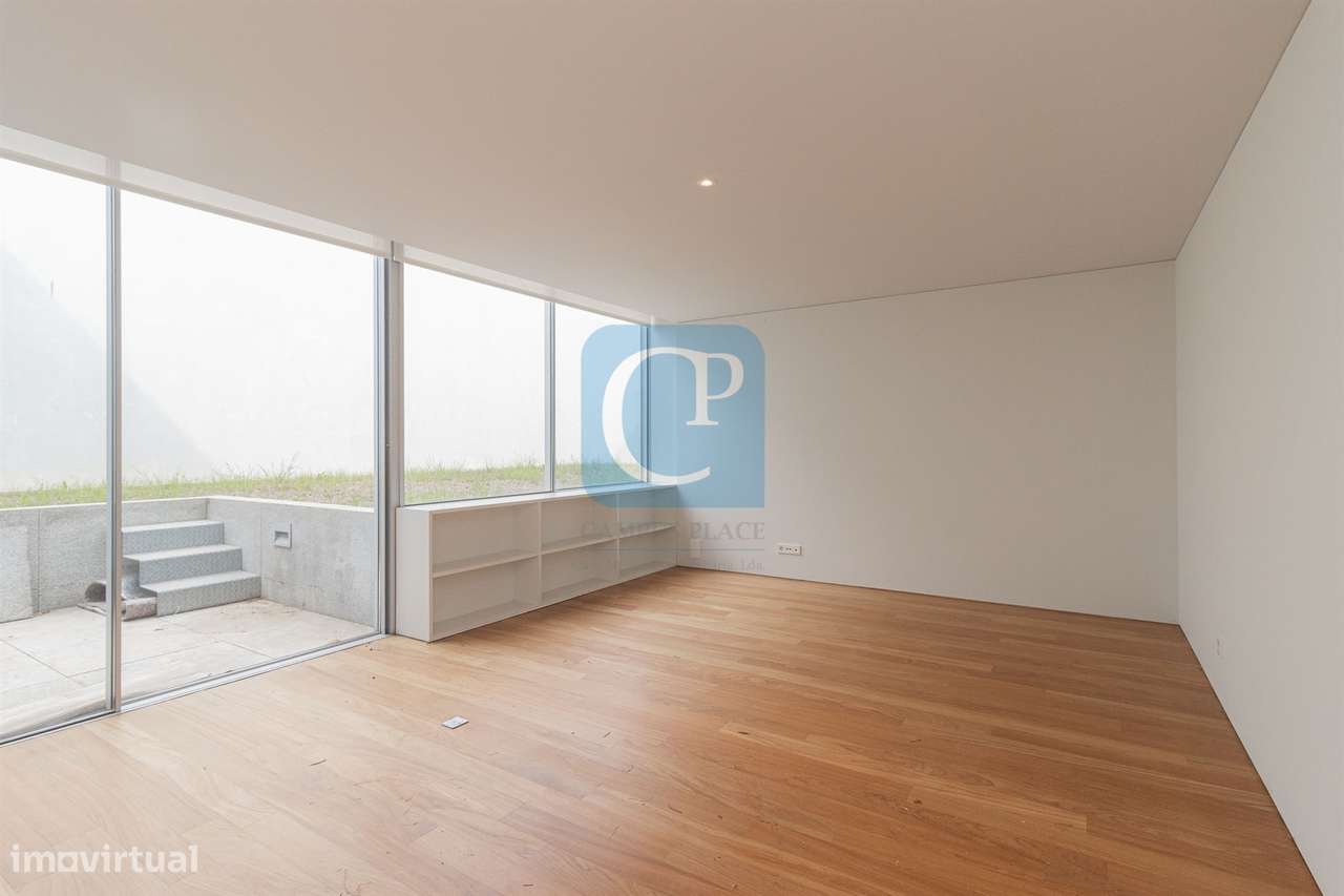 Moradia nova V5 à Avenida dos Combatentes no Bonfim, Porto-3