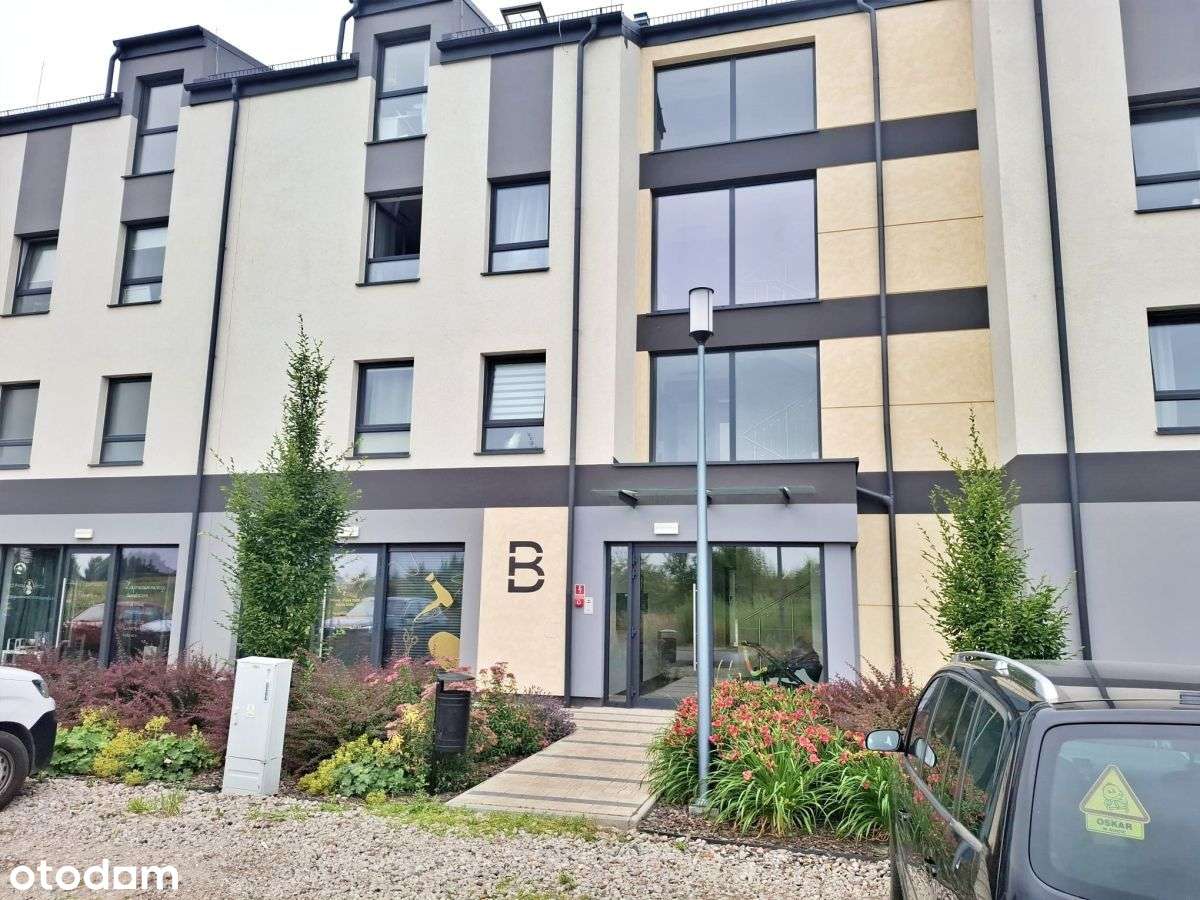 Mieszkanie podzielone na dwie kawalerki!!-0