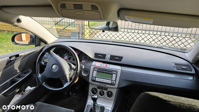 Volkswagen Passat 2.0 TDI DPF Comfortline - 9