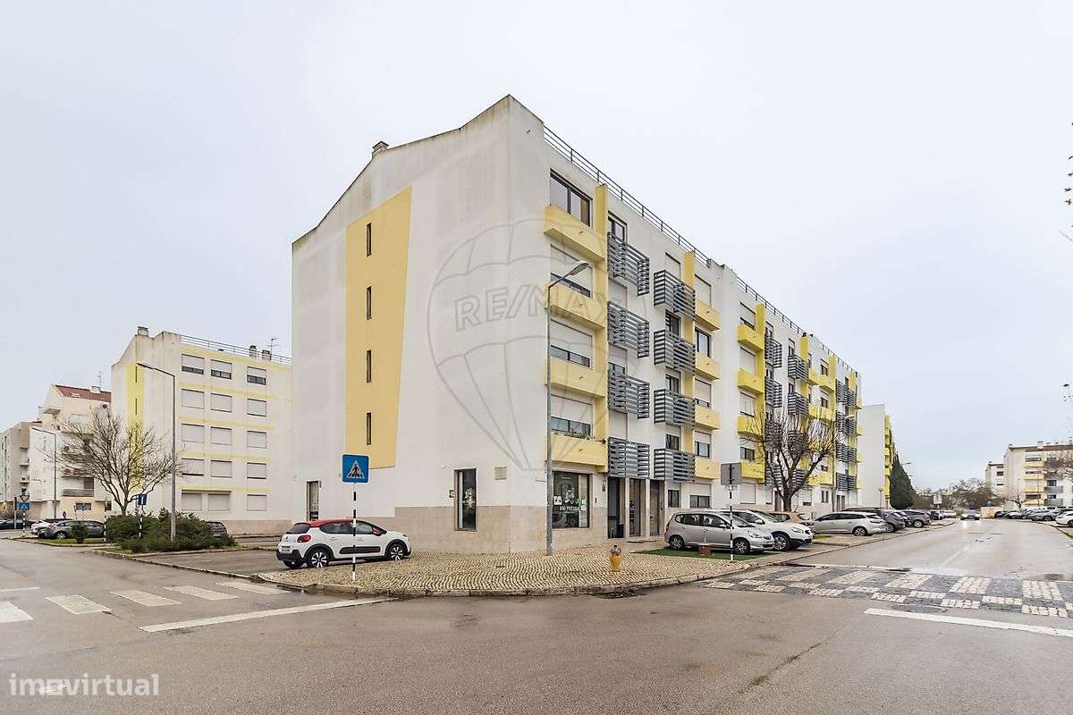 Apartamento T3 no Montijo, com parqueamento e arrecadação-48