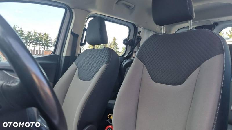 Ford Tourneo Courier - 11