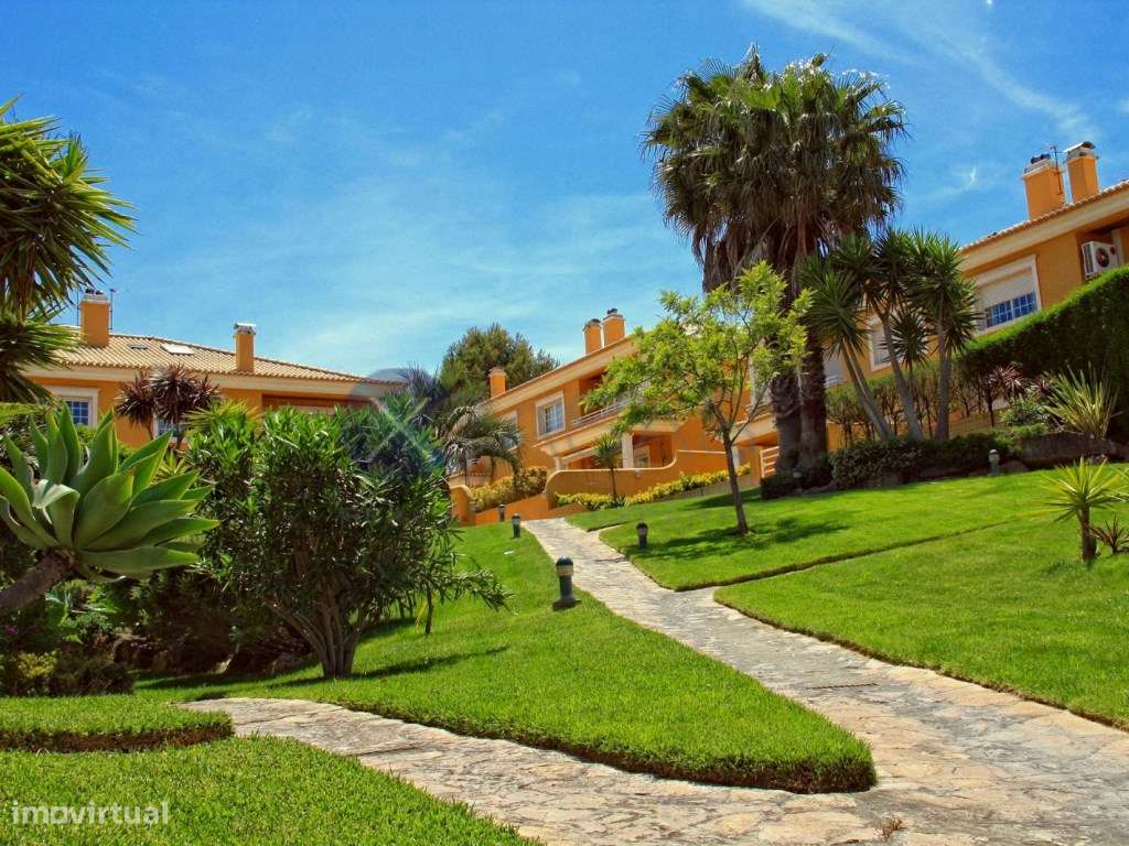 Moradia T4 situada em Birre em condomínio fechado de prestigio. Dis... - Grande imagem: 2/24