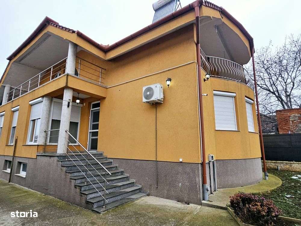 Casă cu teren generos și dublu front stradal, Str. Matei Corvin - Imagine principală: 3/20