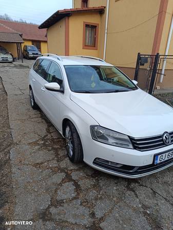 Volkswagen Passat Variant 2.0 TDI BlueMotion Technology DSG Highline - 2