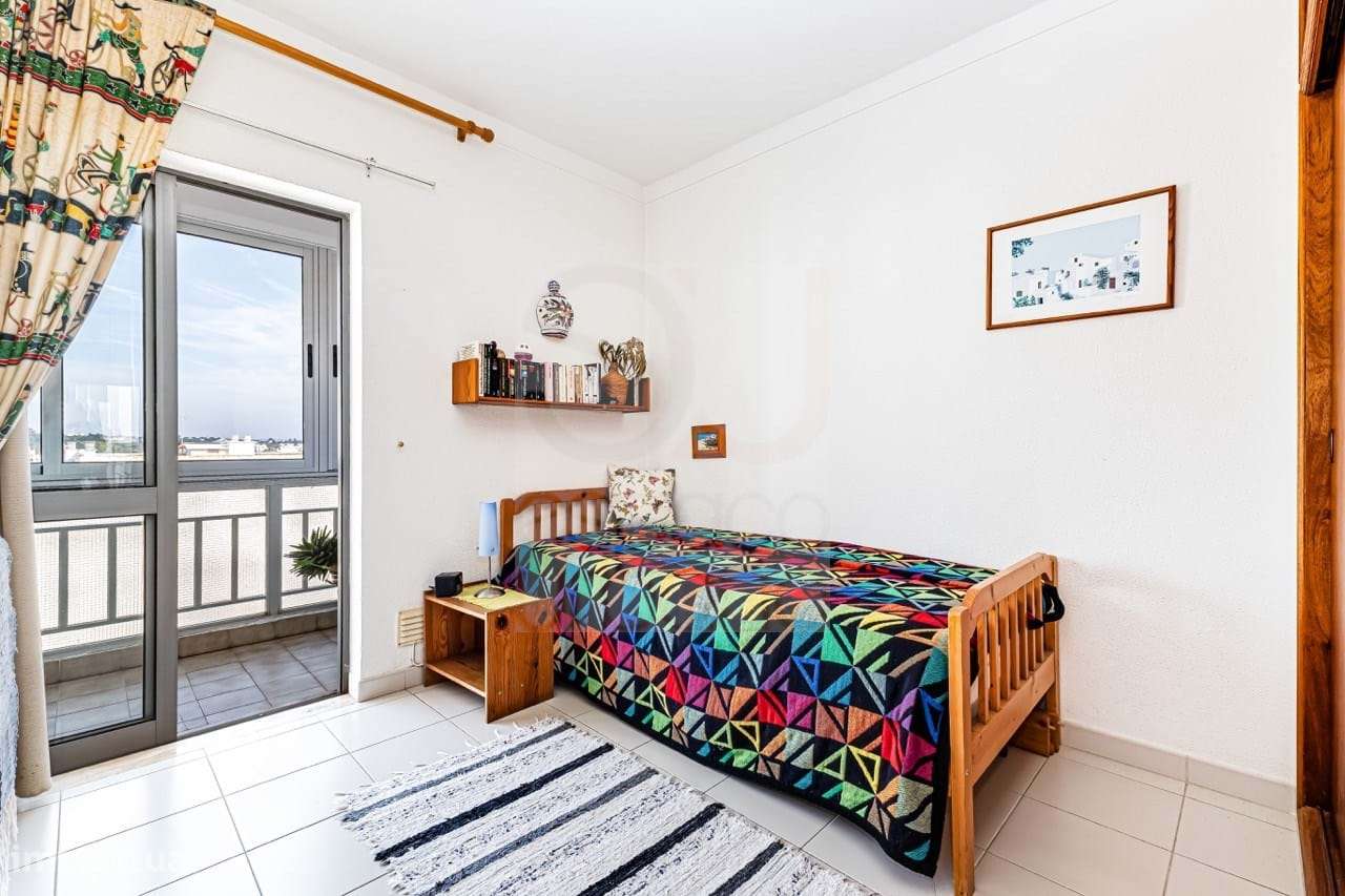 A. PÊRA - Apartamento T3 C/ Garagem + Arrecad.- Varandas Deslumbrantes-16