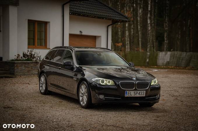 BMW Seria 5 525d xDrive - 2