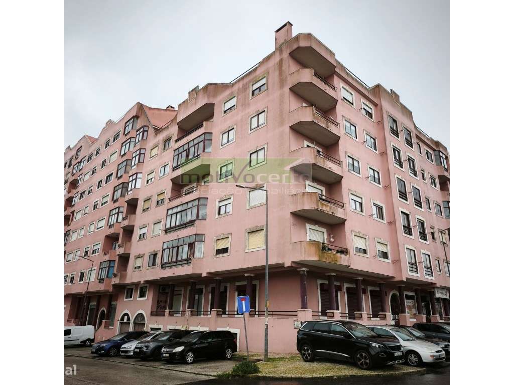 O Seu Novo Lar em Sintra. T2 com Lareira nos Casais de Mem Martins.-8