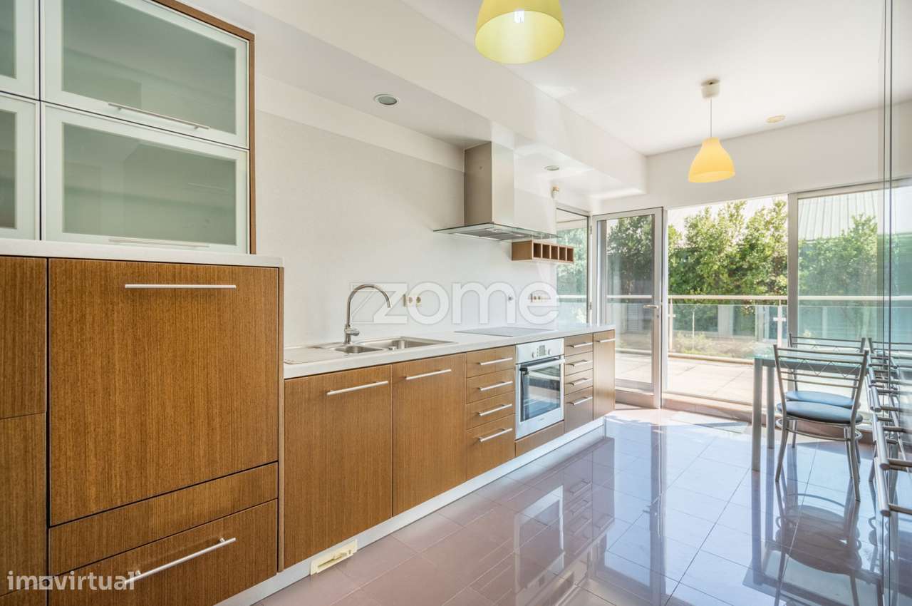 APARTAMENTO T4 DUPLEX COM TERRAÇO - Grande imagem: 2/44