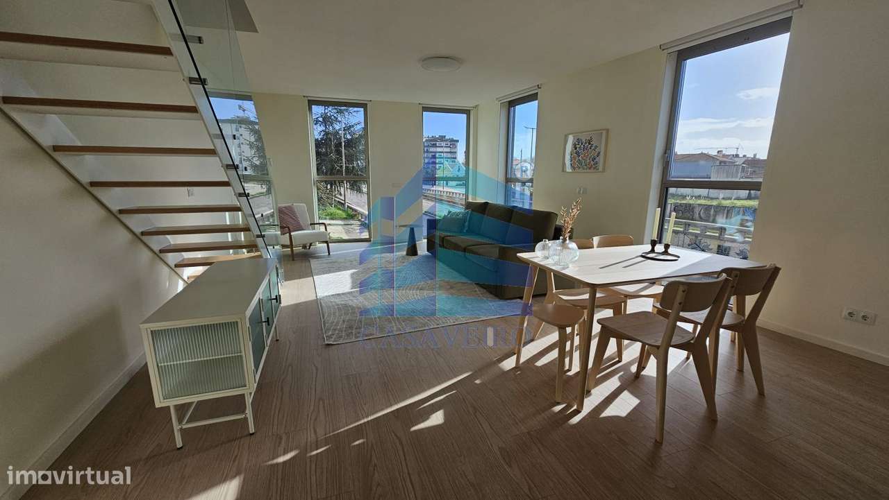 Apartamento T1 Duplex mobilado - Grande imagem: 1/17