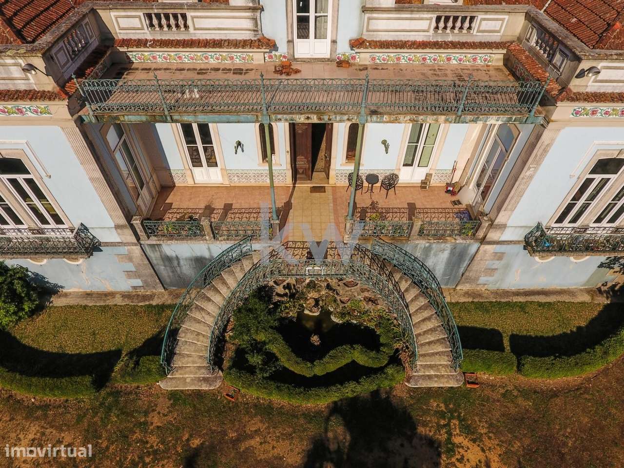 Palacete Villa Carlota – Um Símbolo de Elegância e História na Pocariç - Grande imagem: 4/60