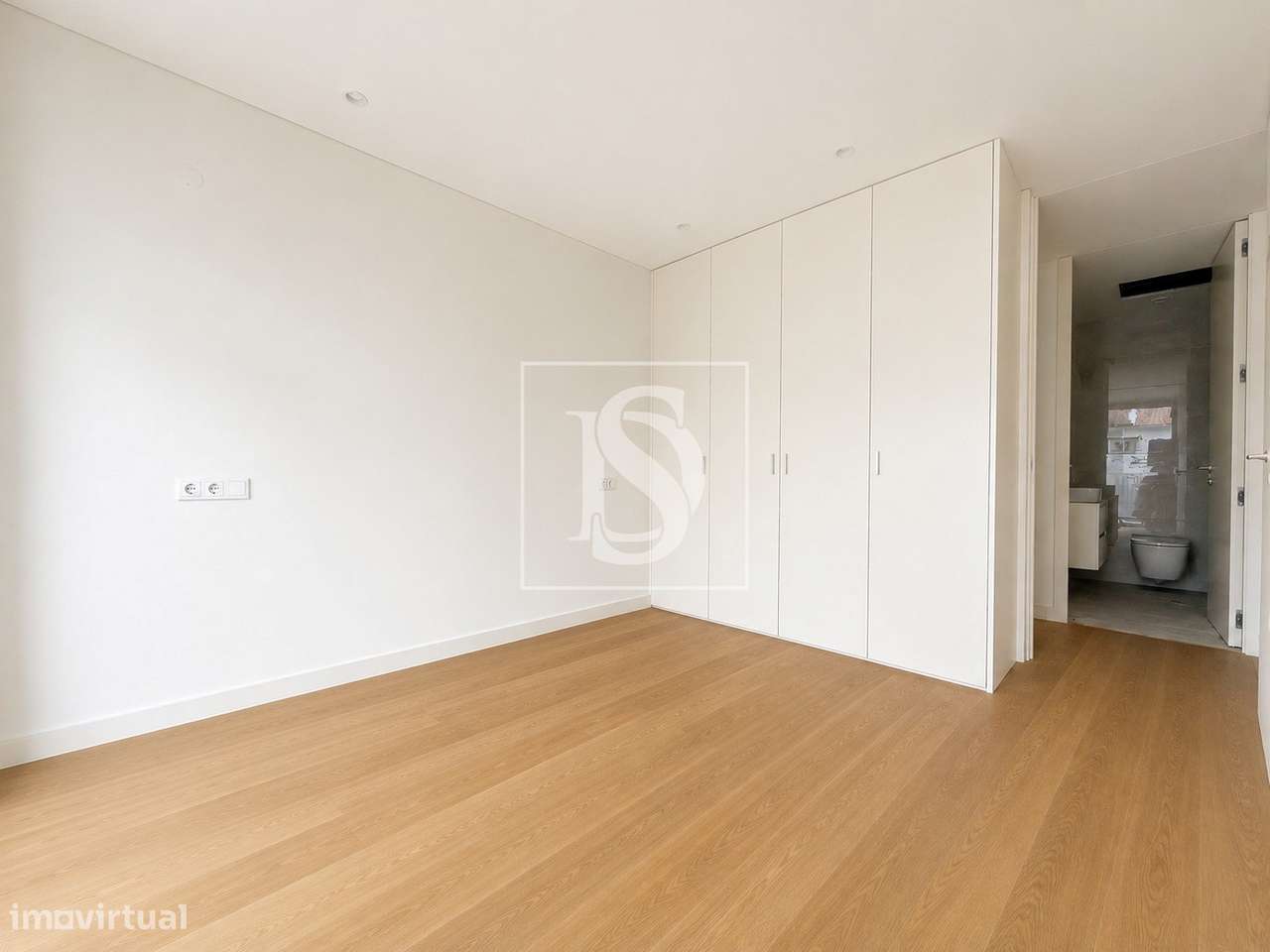 Apartamento T3 em Darque - Novo, c/Garagem e elevador-9