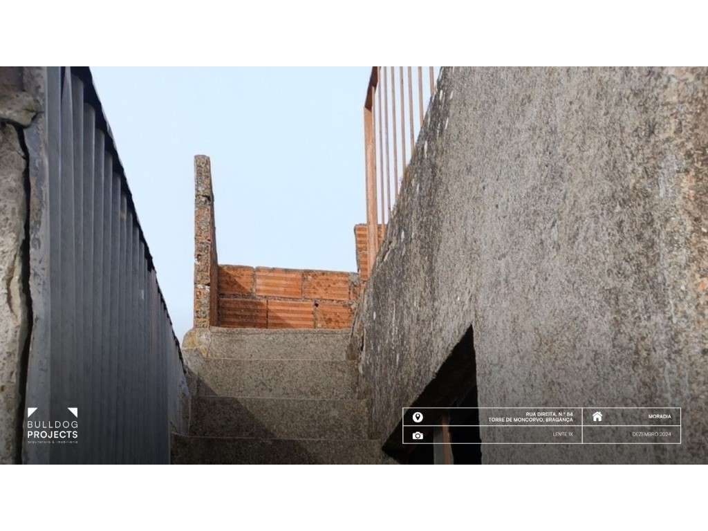 Moradia com 9 assoalhadas na Rua Direita, Carviçais-24