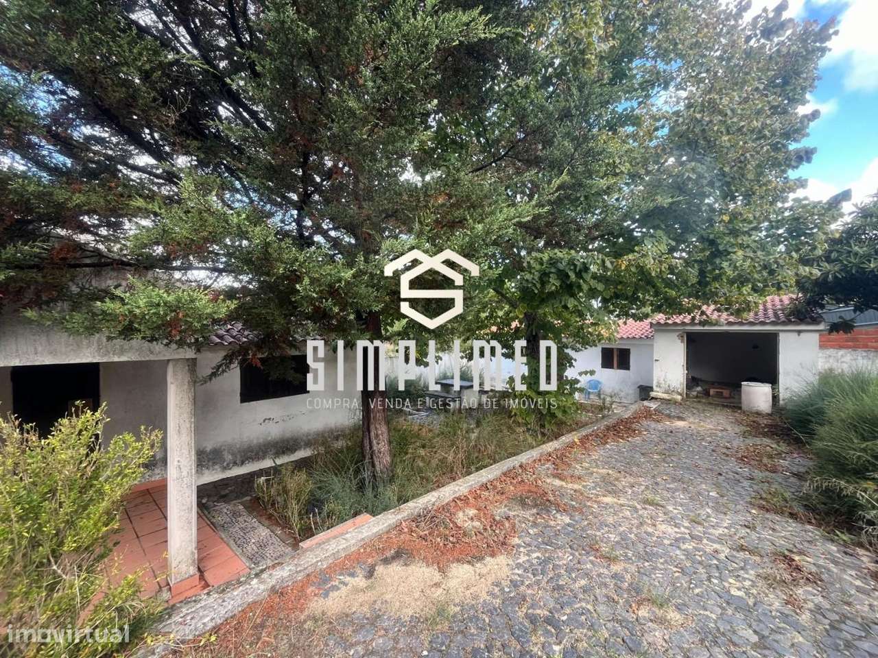 Terreno em AVOS  em Fernão Ferro com Moradia-5