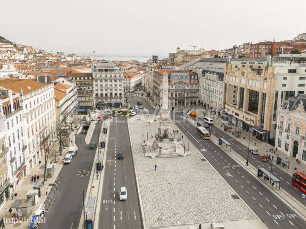 Elegante e luxuoso apartamento T2, junto à Av. da Liberdade-37