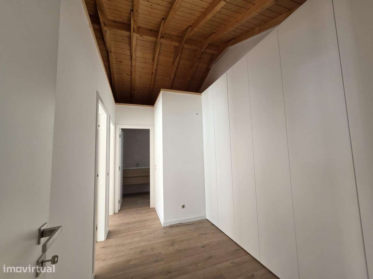 Moradia Térrea T2 totalmente remodelada e Equipada com Pátio-12
