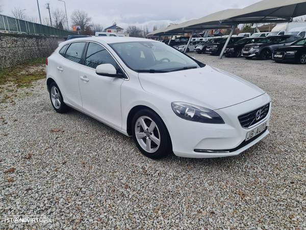 Volvo V40 1.6 D2 Momentum - 3