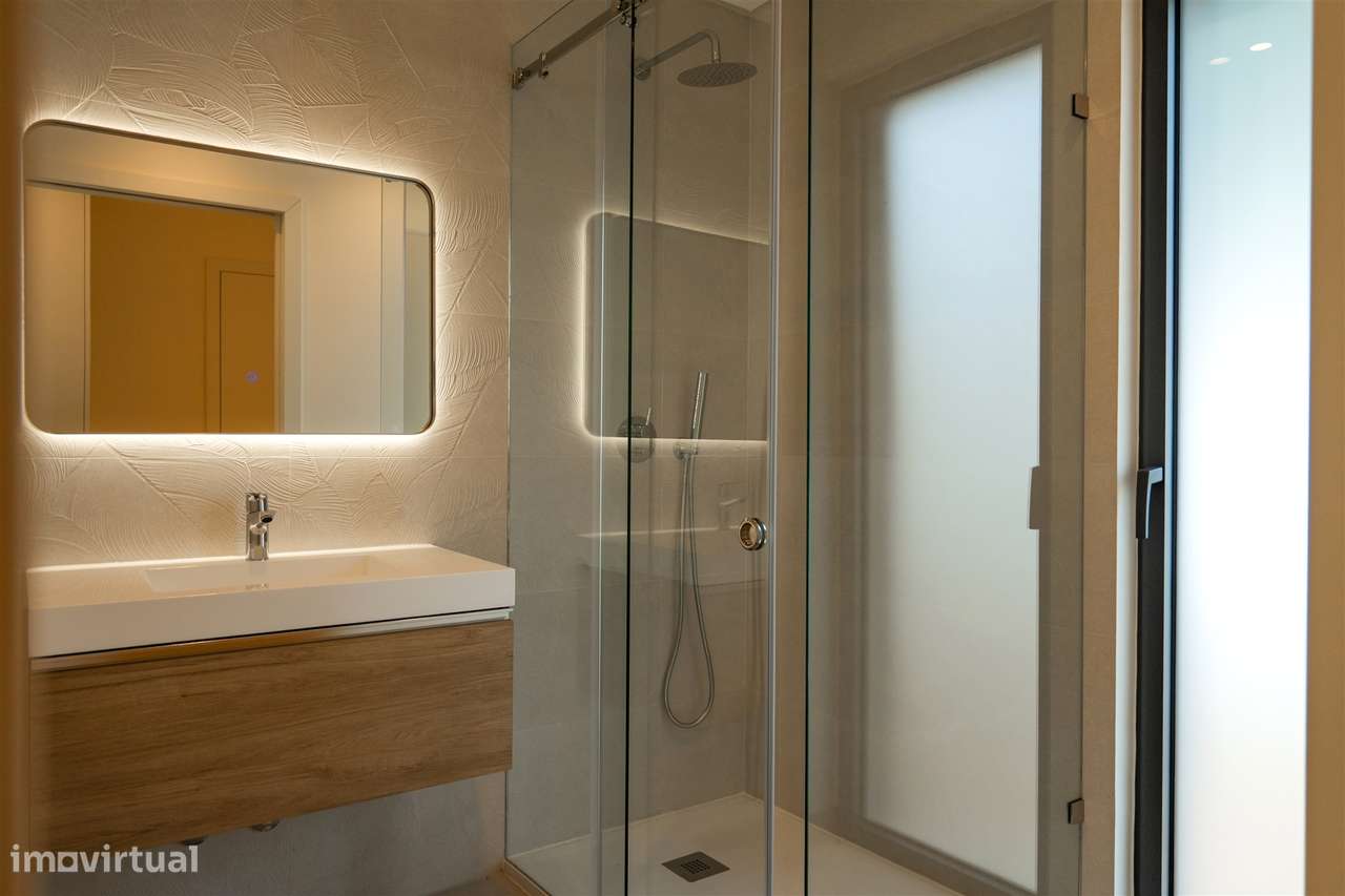 Conforto moderno, piscina privativa e tranquilidade de aldeia às porta-15