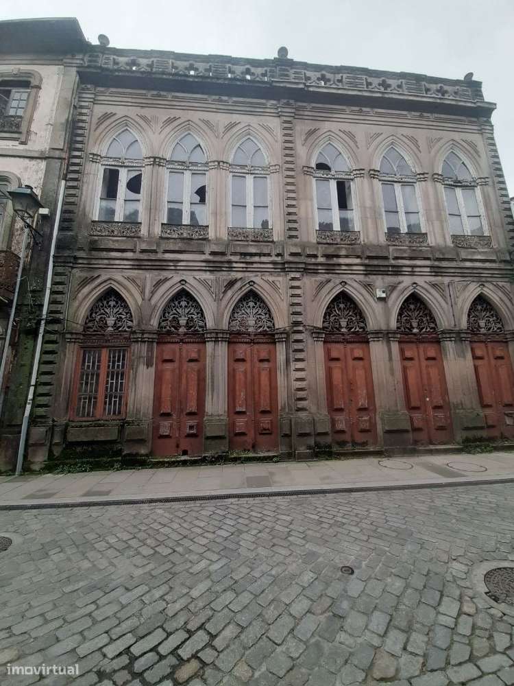 Prédio no centro da vila - Grande imagem: 2/6