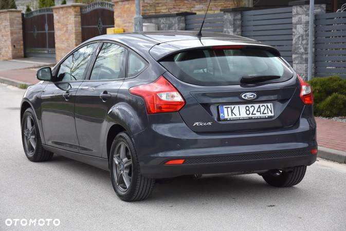 Ford Focus 1.6 Ambiente - 8