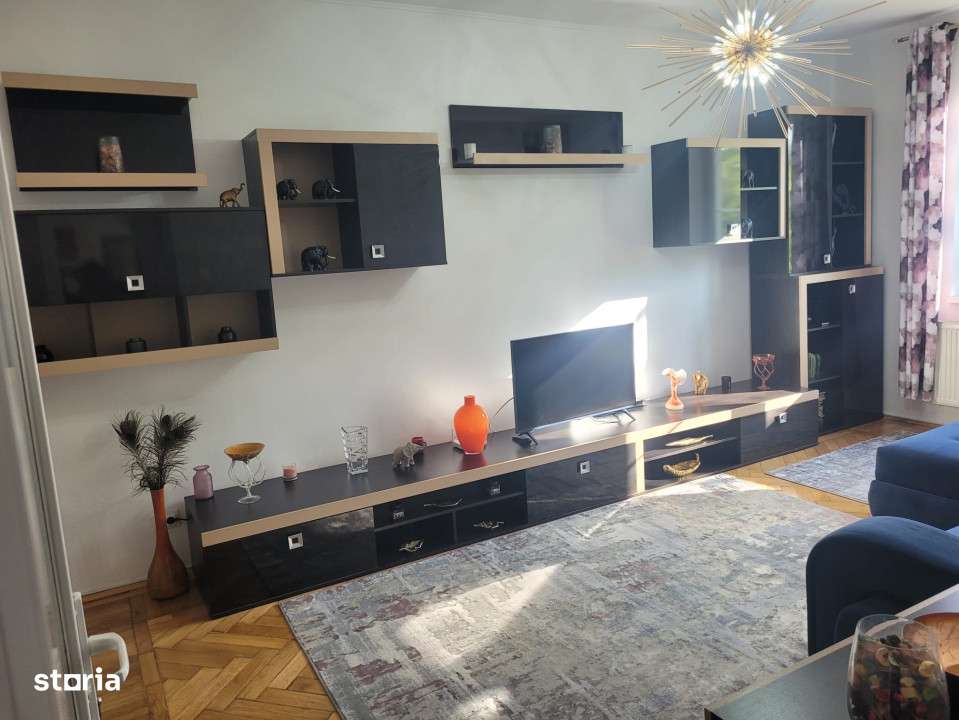 VAnzare apartament 23 camere Bucurestii Noi - Bloc Rusesc - Imagine principală: 5/19