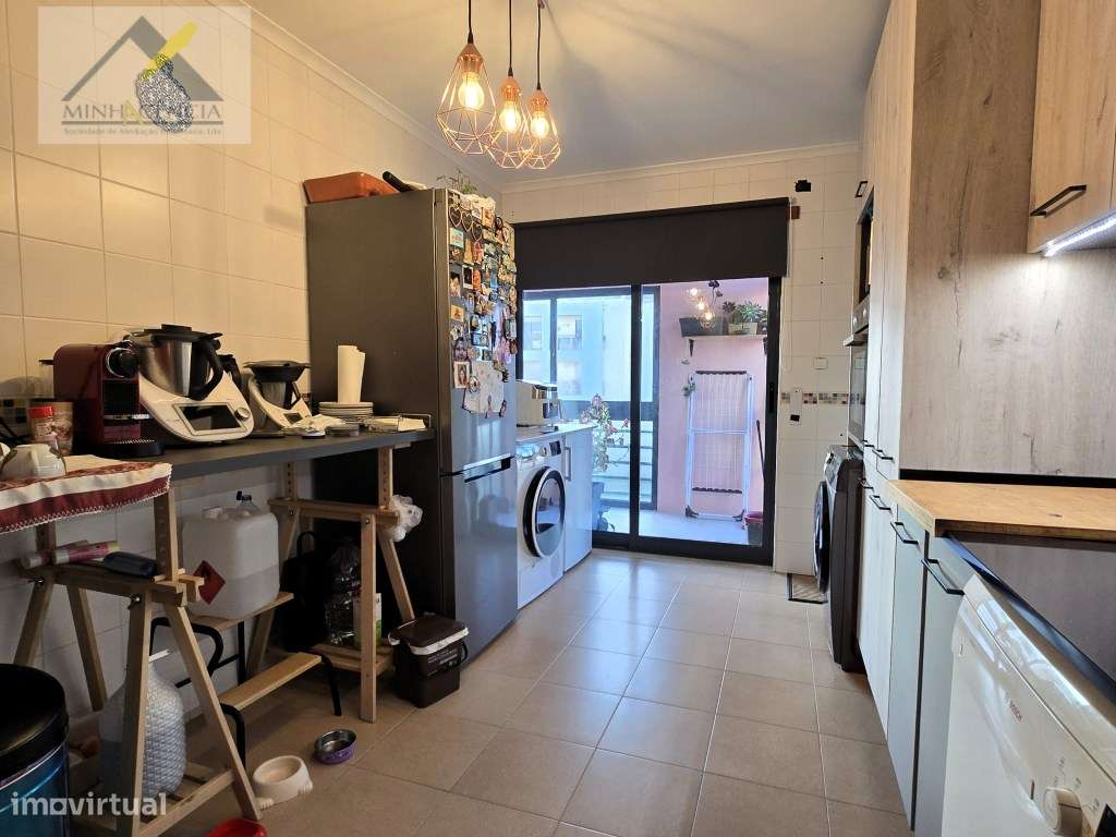 Apartamento T3 com parqueamanto na Quinta do Anjo-11