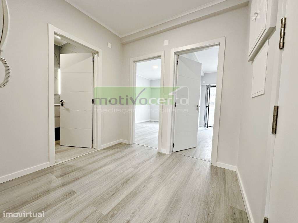 T2 Totalmente Remodelado com 2 WC na Figueirinha, Oeiras. Pronto Ha...-8