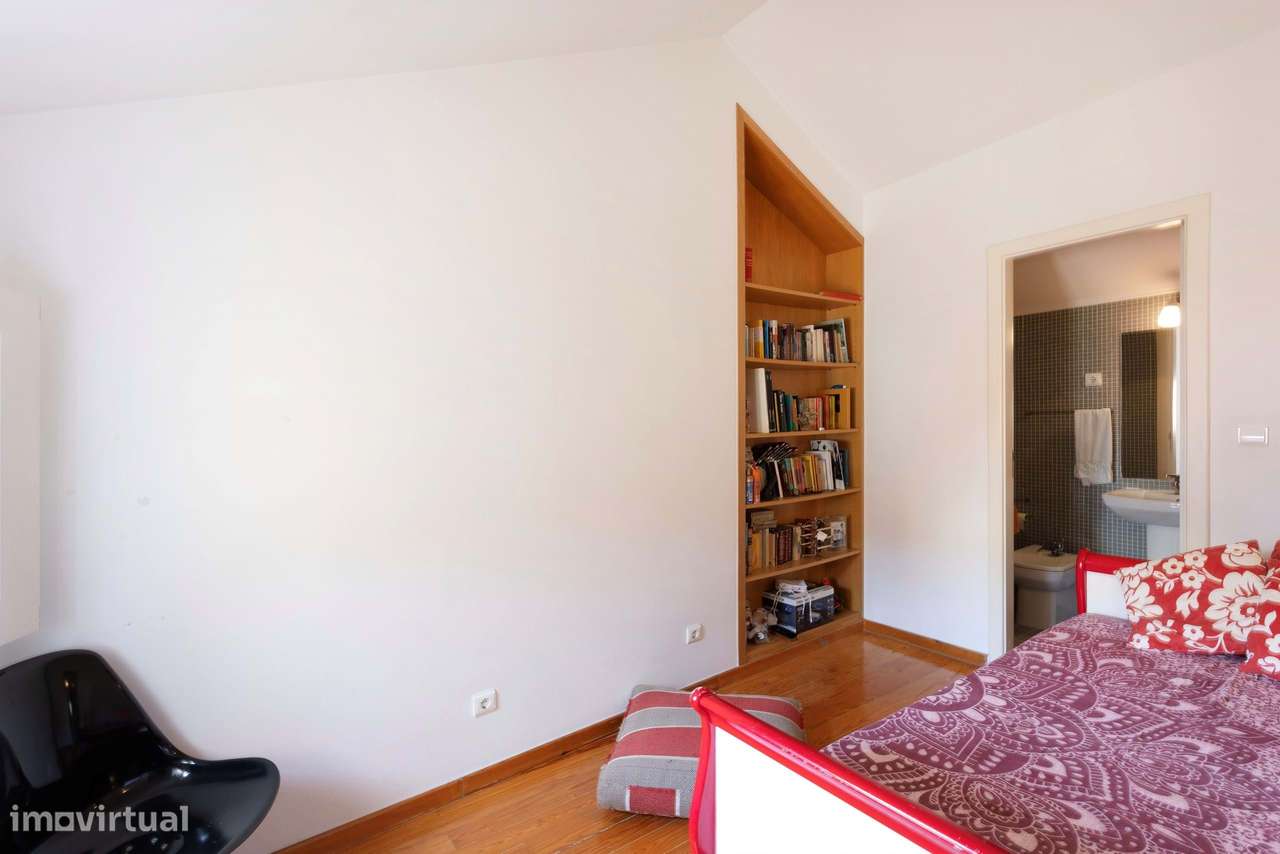 Moradia T6 na Estrela | Garagem | Junto à Embaixada França-22
