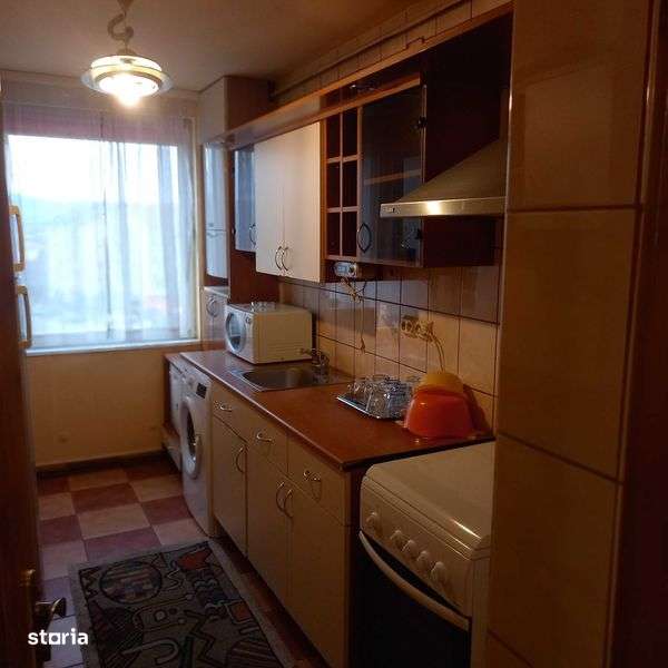 Vand apartament 3 camere,etajul IV - Imagine principală: 5/7
