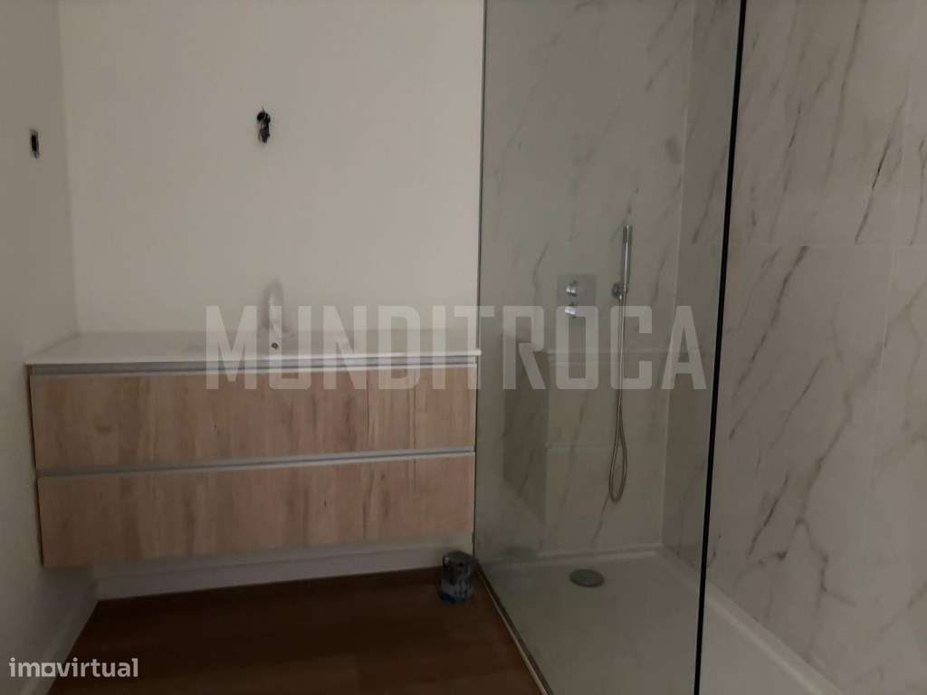 Moradia banda em Lanhoso - pronta a habitar-13