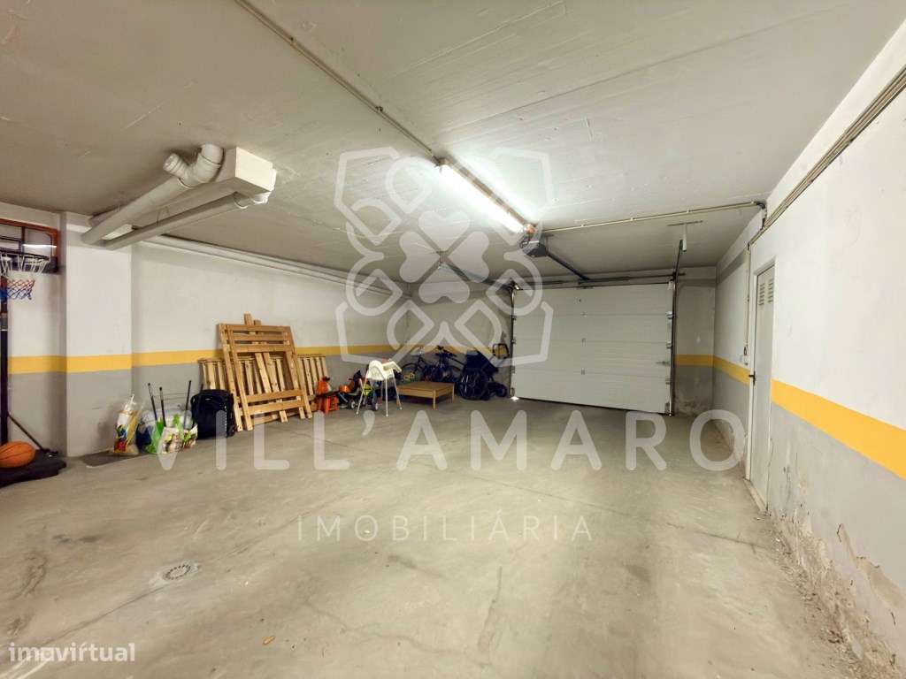 Apartamento T3 com Varanda, Arrecadação e Parqueamento-22