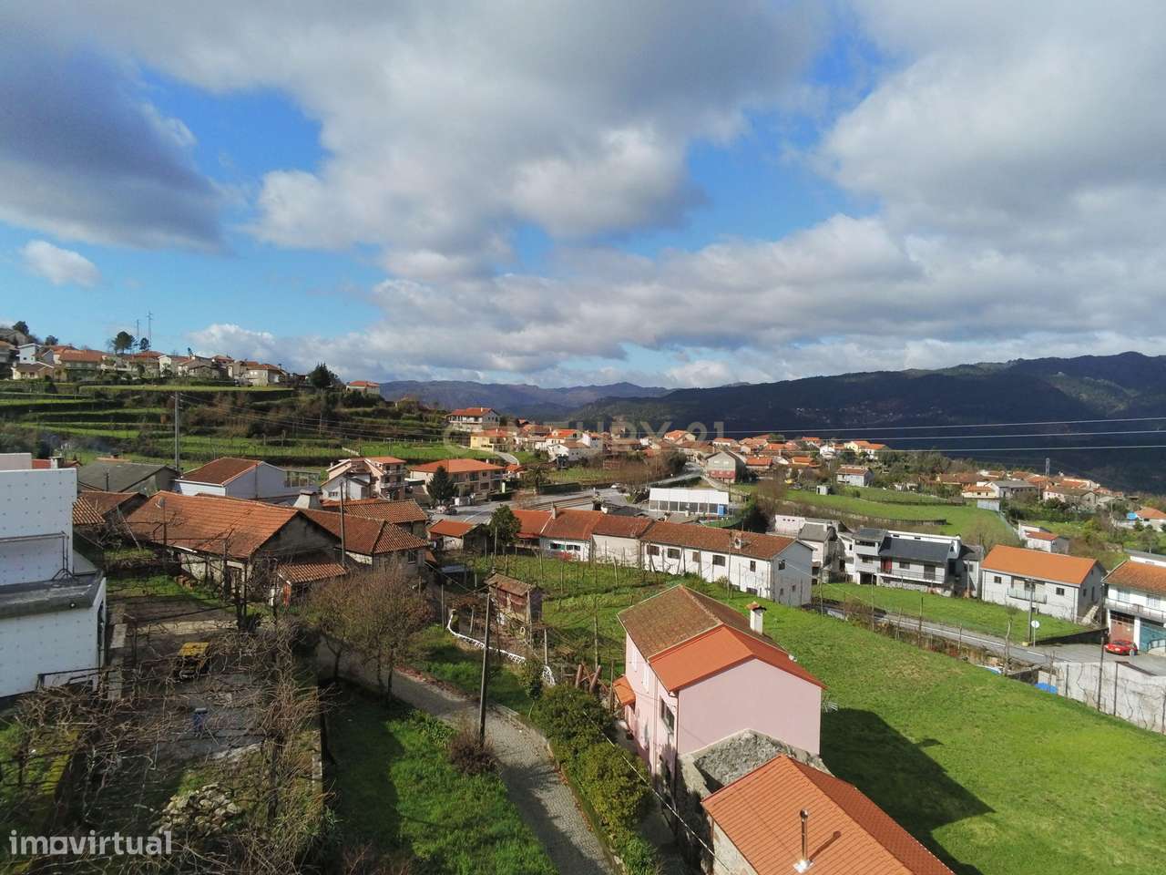 Lindíssima moradia na Zona do Gerês com Jardim interior-25