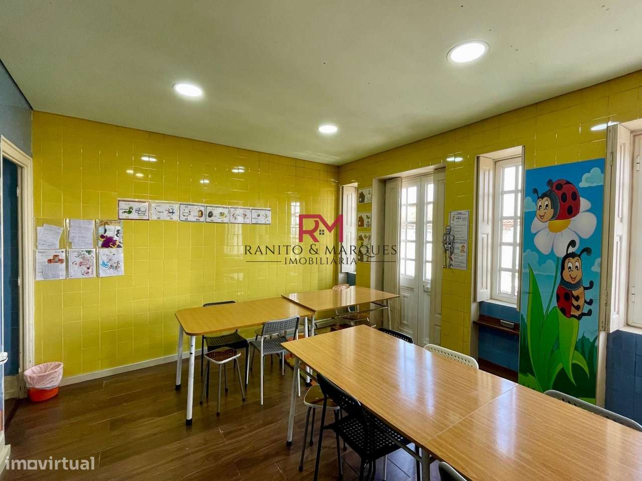 PREDIO COM 3 PISOS - CENTRO DE PENAFIEL - Grande imagem: 2/24