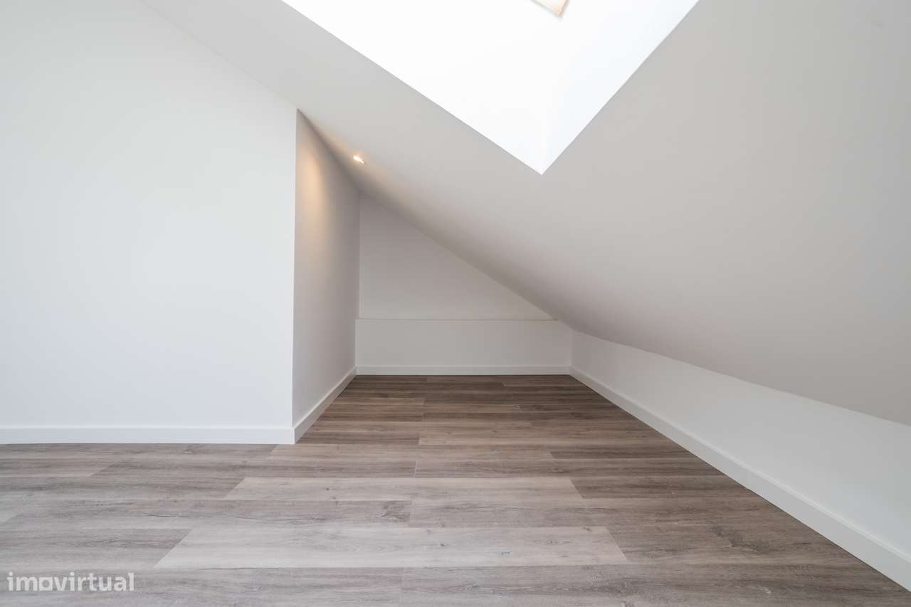 Duplex Remodelado com Terraço-15