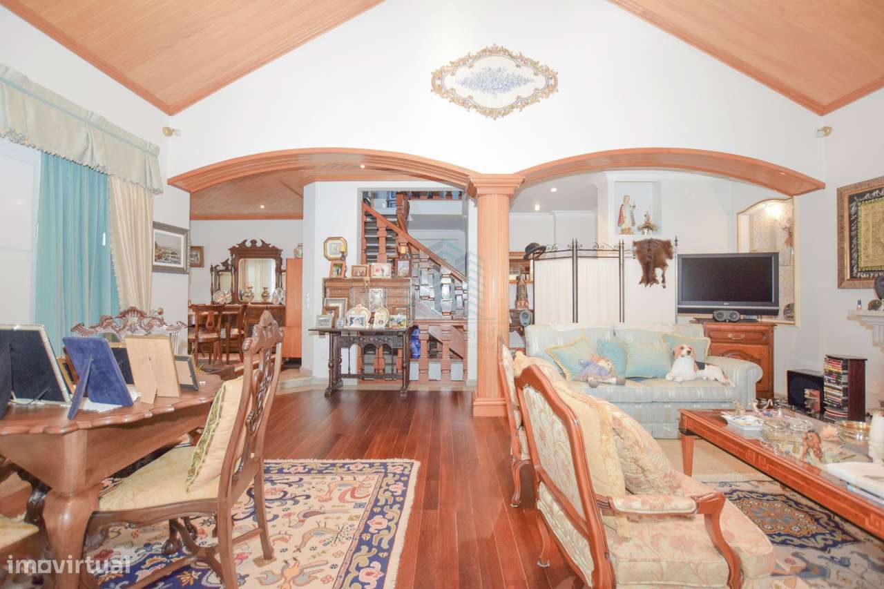 Moradia T3+2 com jardim e logradouro em Quinta da Silvã - Torres Novas-8