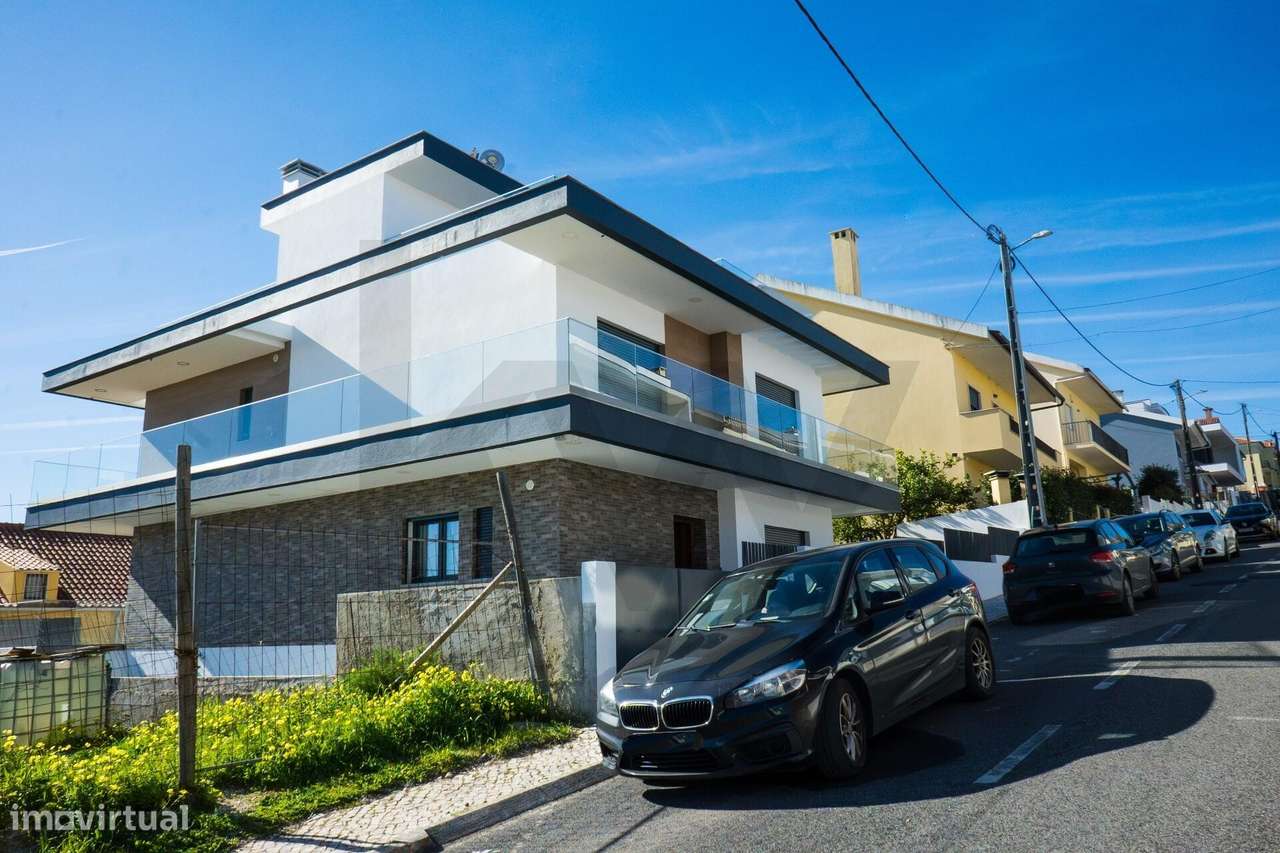 Luxo e exclusividade em Famões com vista sob Lisboa - Grande imagem: 4/54