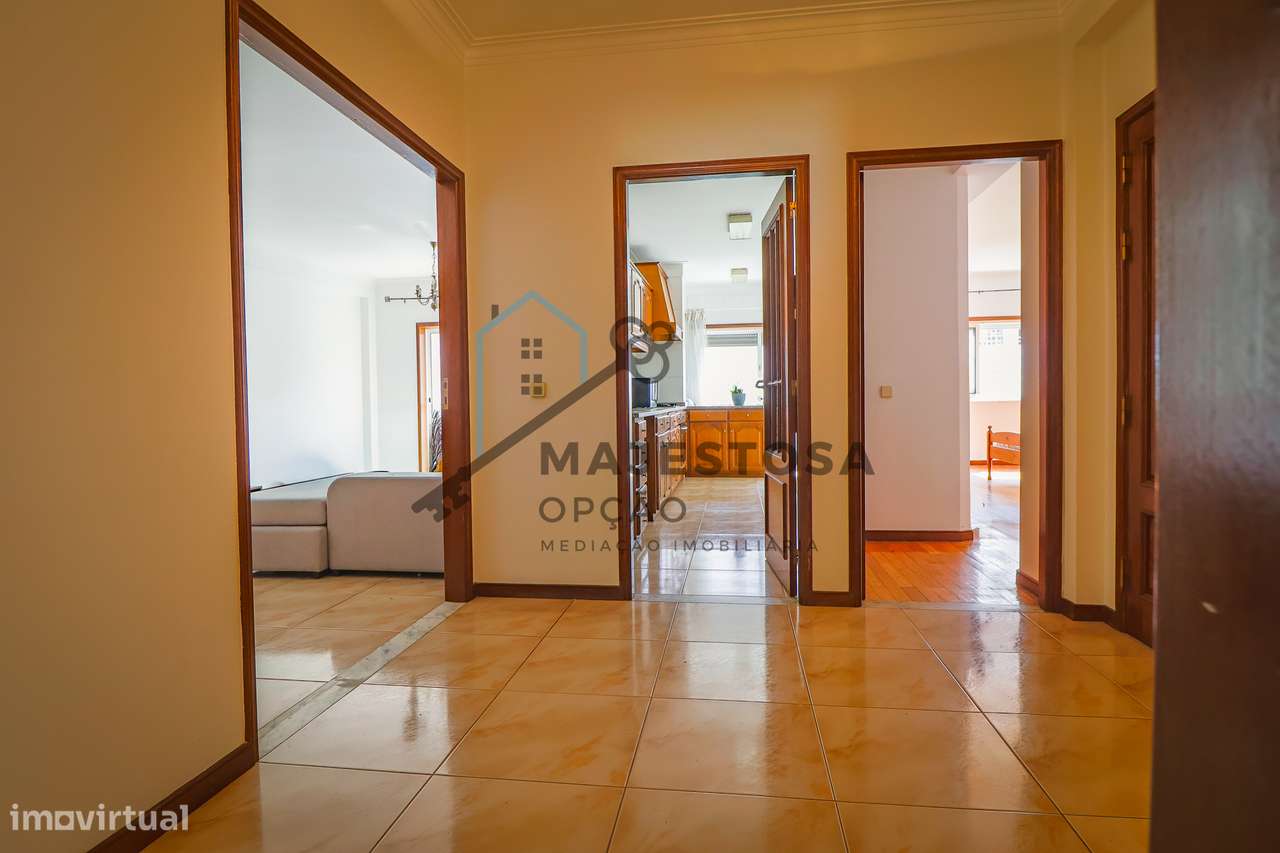 Apartamento T3 no Último Andar com Garagem — Gualtar (Braga)-7