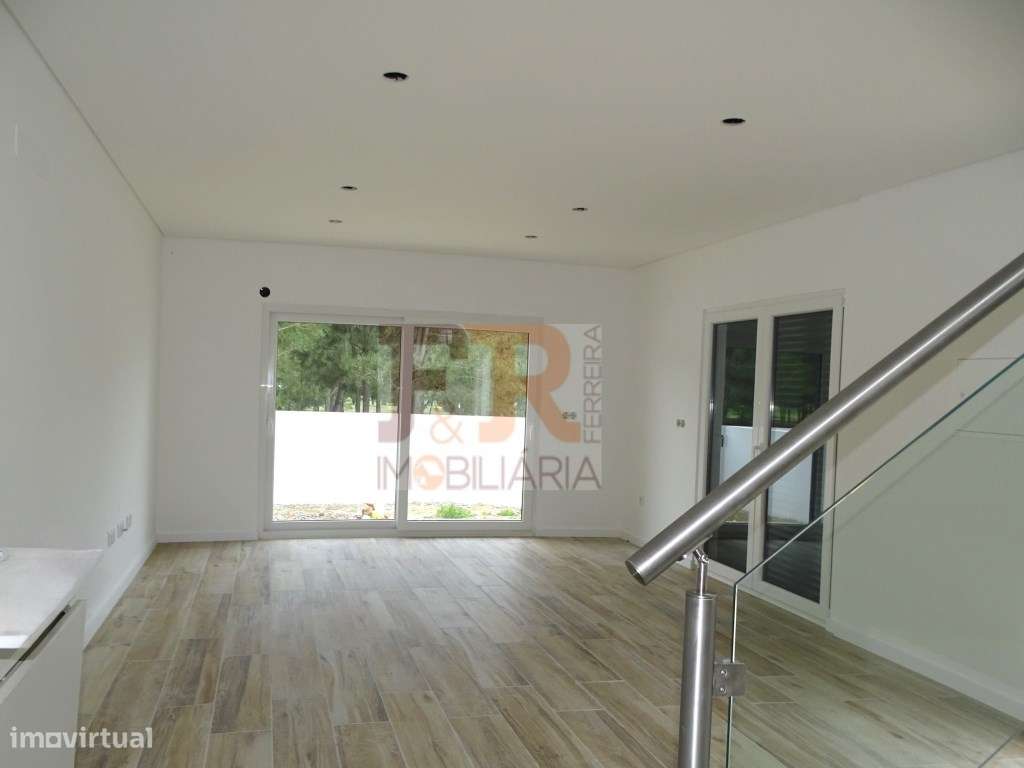 Moradias Geminada DuplexT3 com Pérgola. Pinhal do General. Fernão F...-19