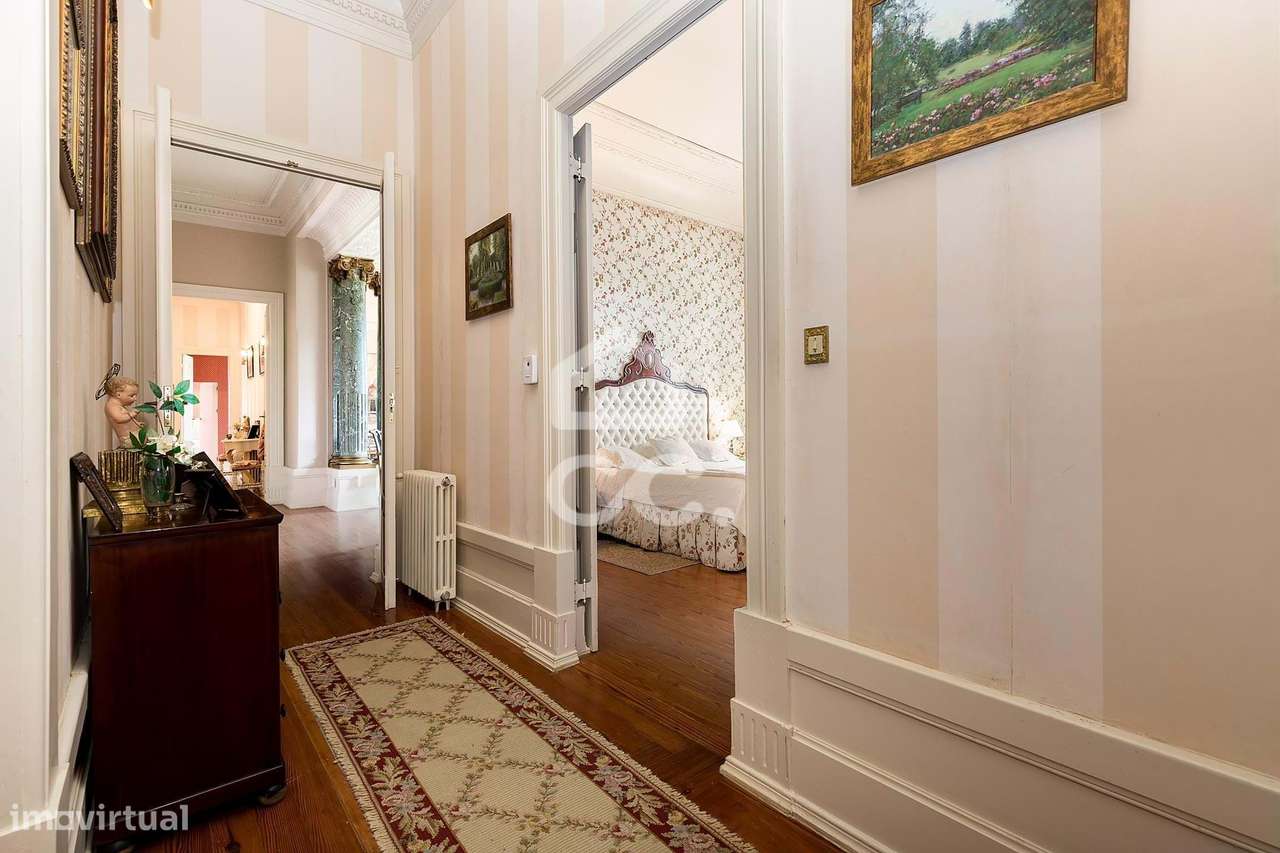 Palacete de inspiração neoclássica francesa com jardim botânico de Jea-28