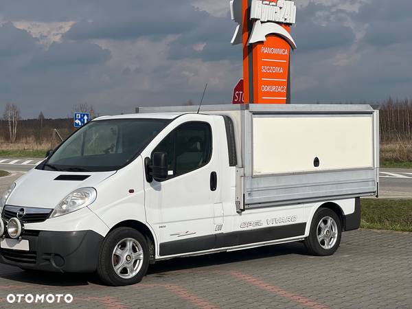 Opel Vivaro - 1