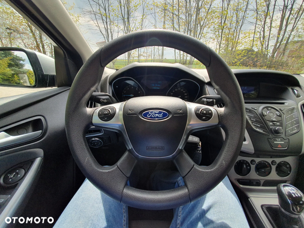 Ford Focus 1.6 Ambiente - 14