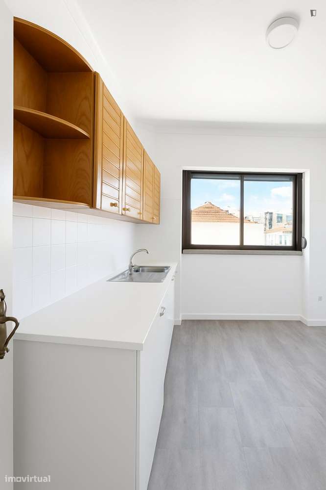 Quarto - localizado em Roma-Areeiro Lisbon - Grande imagem: 4/13