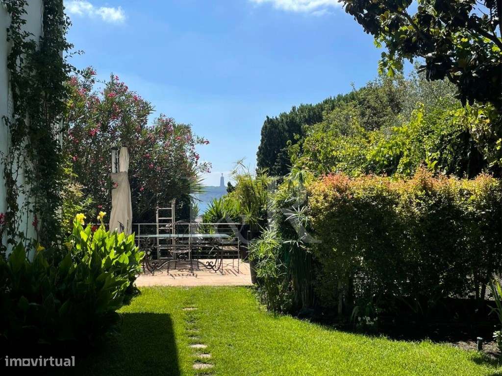 Moradia T6 com jardim, piscina e vista rio no Restelo, Lisboa-50