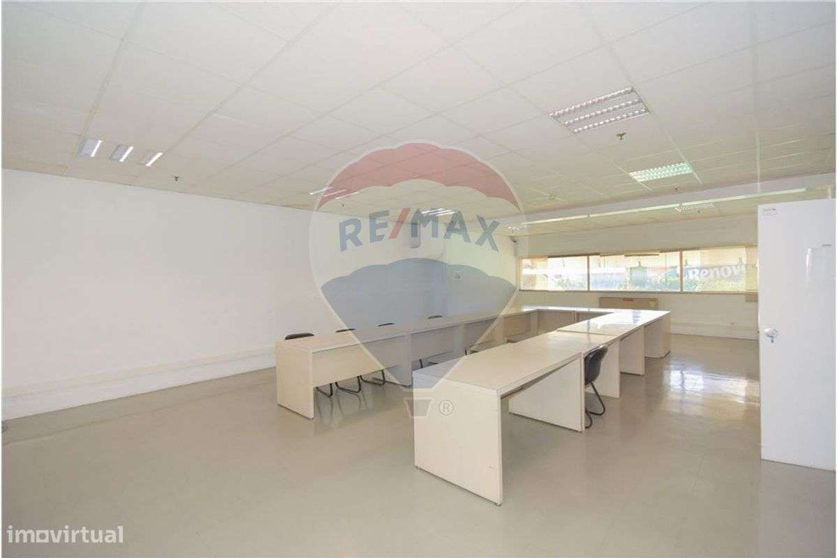 ESCRITÓRIO NO HPERMERCADO AUCHAN DA MAIA - Grande imagem: 4/20