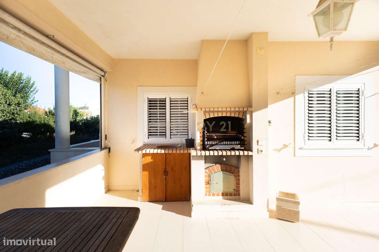 Moradia T4+1 em Condomínio Fechado – Alfacenhas Vila-5