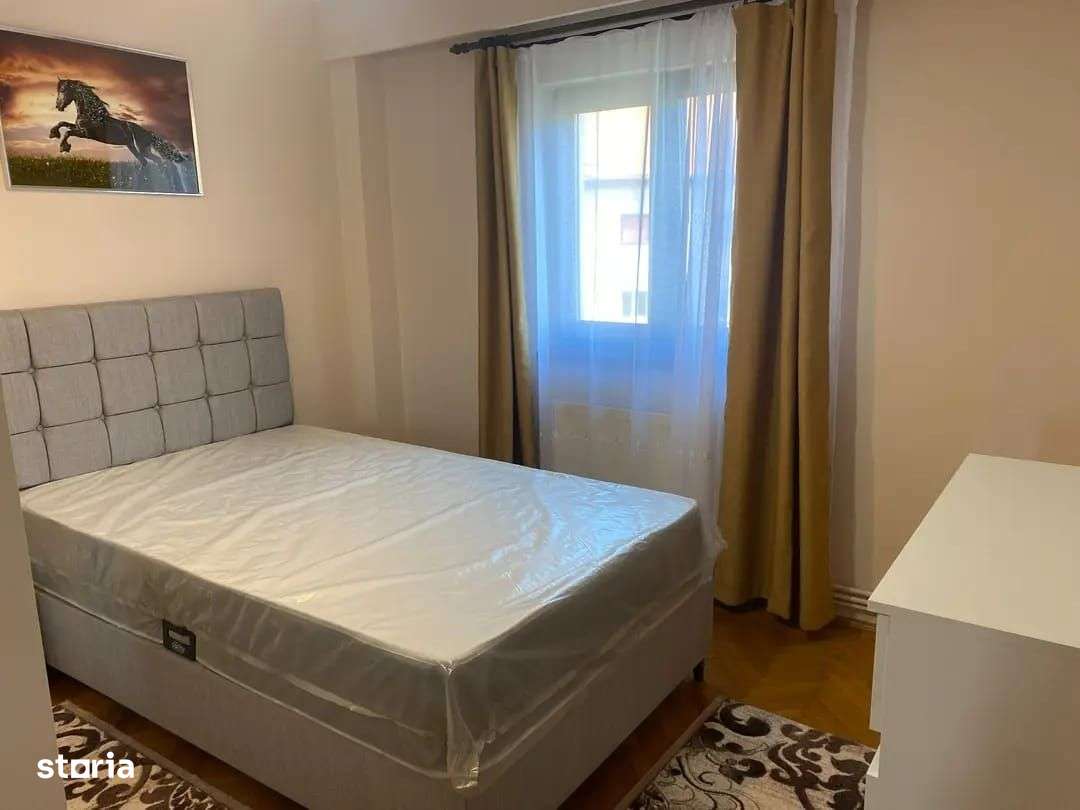 Apartament cu 3 camere - zona centrală - Imagine principală: 3/6
