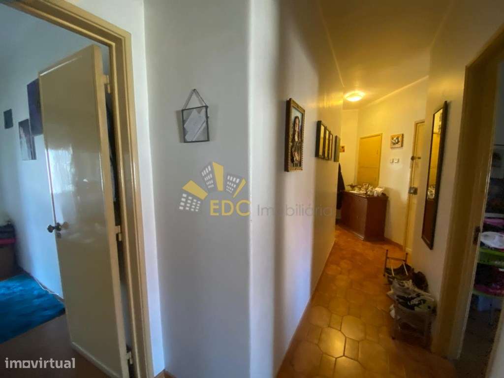 Apartamento T3 bastante soalheiro | Localizado em Camarate | Não pe...-7