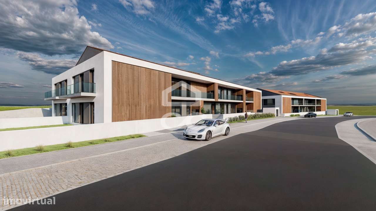 Apartamento T3 com terraço e um logradouro com 157m2, em construção em-8